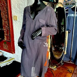 Grey shirt dress with French graffiti